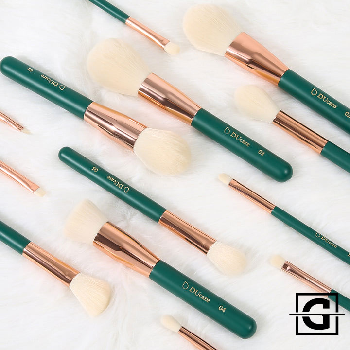 DUCARE SET DE 13 BROCHAS PARA MAQUILLAJE WONDERLAND